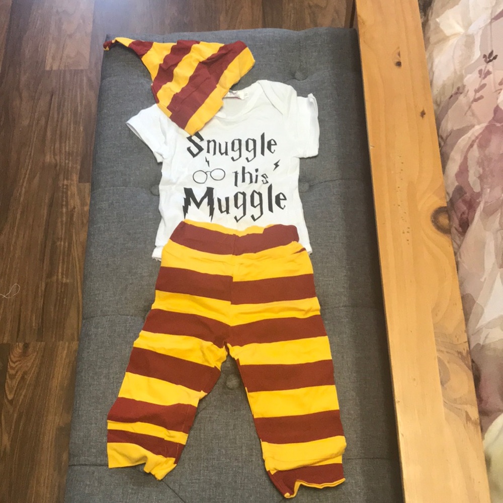 NWT HARRY POTTER INSPIRED-Snuggle This Muggle NB